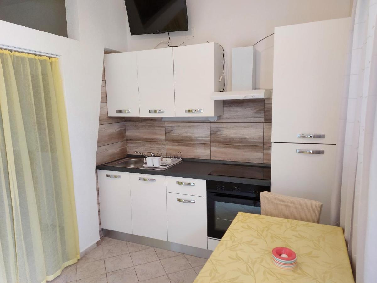 Apartments & Rooms Nensi Baška Eksteriør bilde