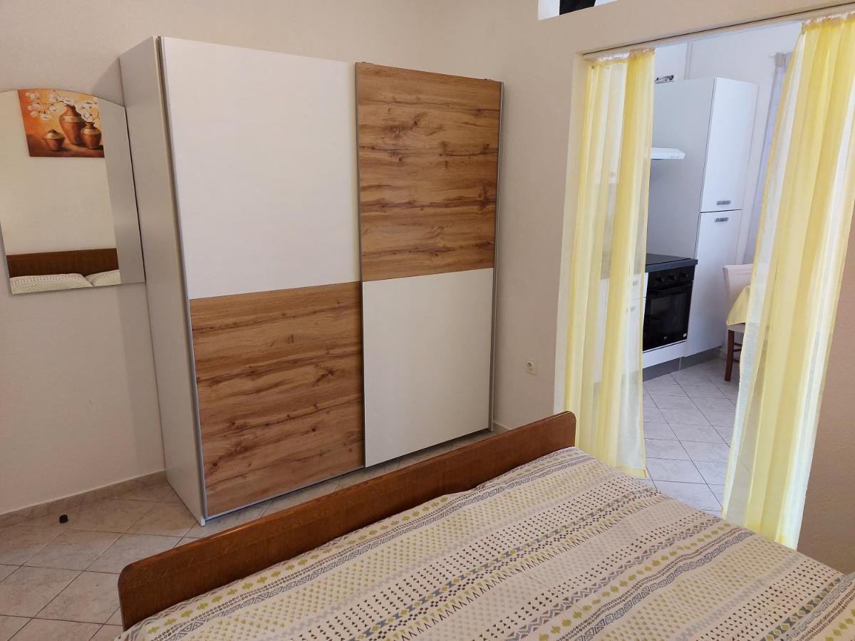 Apartments & Rooms Nensi Baška Eksteriør bilde