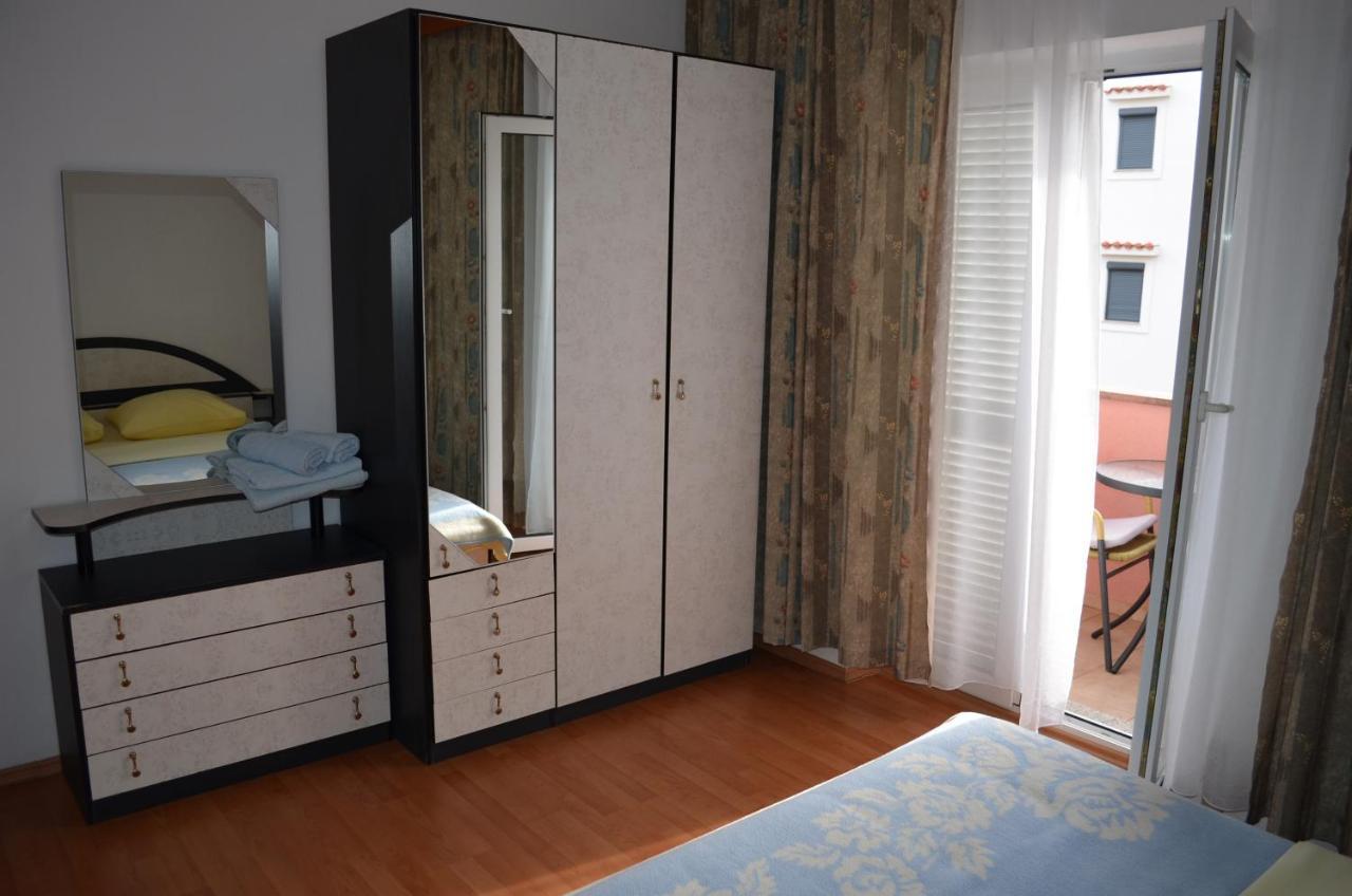 Apartments & Rooms Nensi Baška Eksteriør bilde