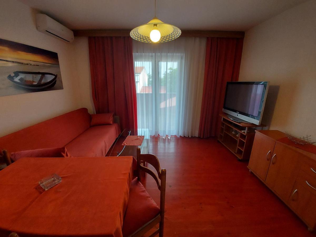 Apartments & Rooms Nensi Baška Eksteriør bilde